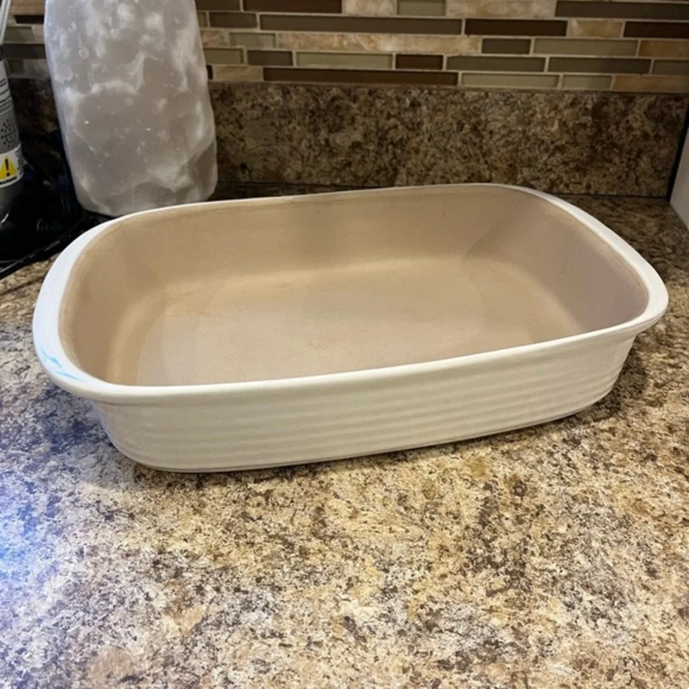 Pampered Chef-Family Heritage-15x10-Stoneware Baker: Vanilla Glaze-061002